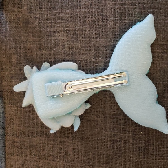 Belors Mermaid Tail Sequins Hair Clips     with Starfish Shell Set of 3 - Picture 7 of 10